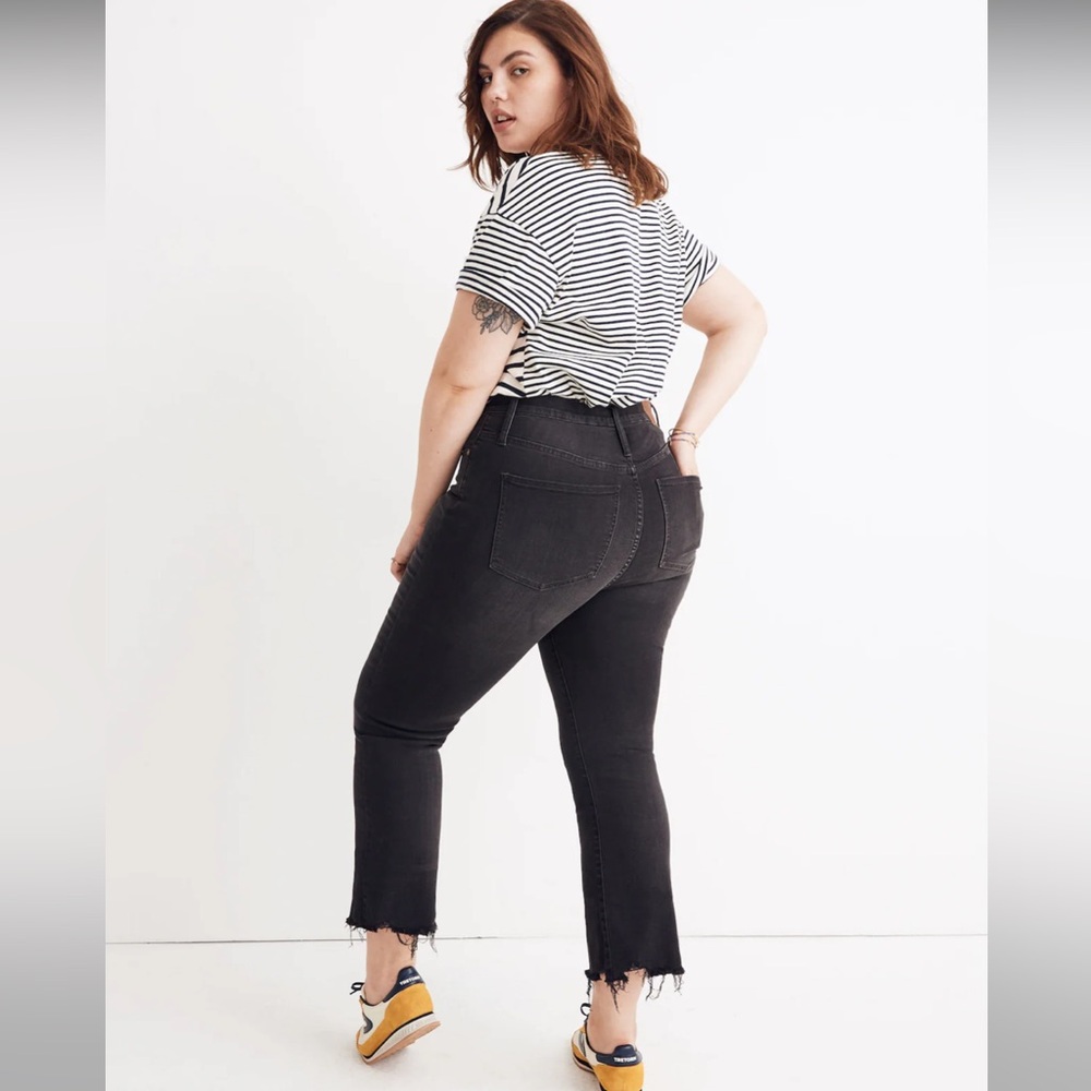 Madewell Cali Demi-Boot Jeans in Washed Black Chewed-Hem Edition - Size 33P